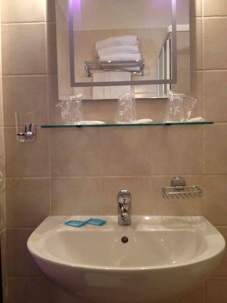 רוביגו Hotel Palace מראה חיצוני תמונה